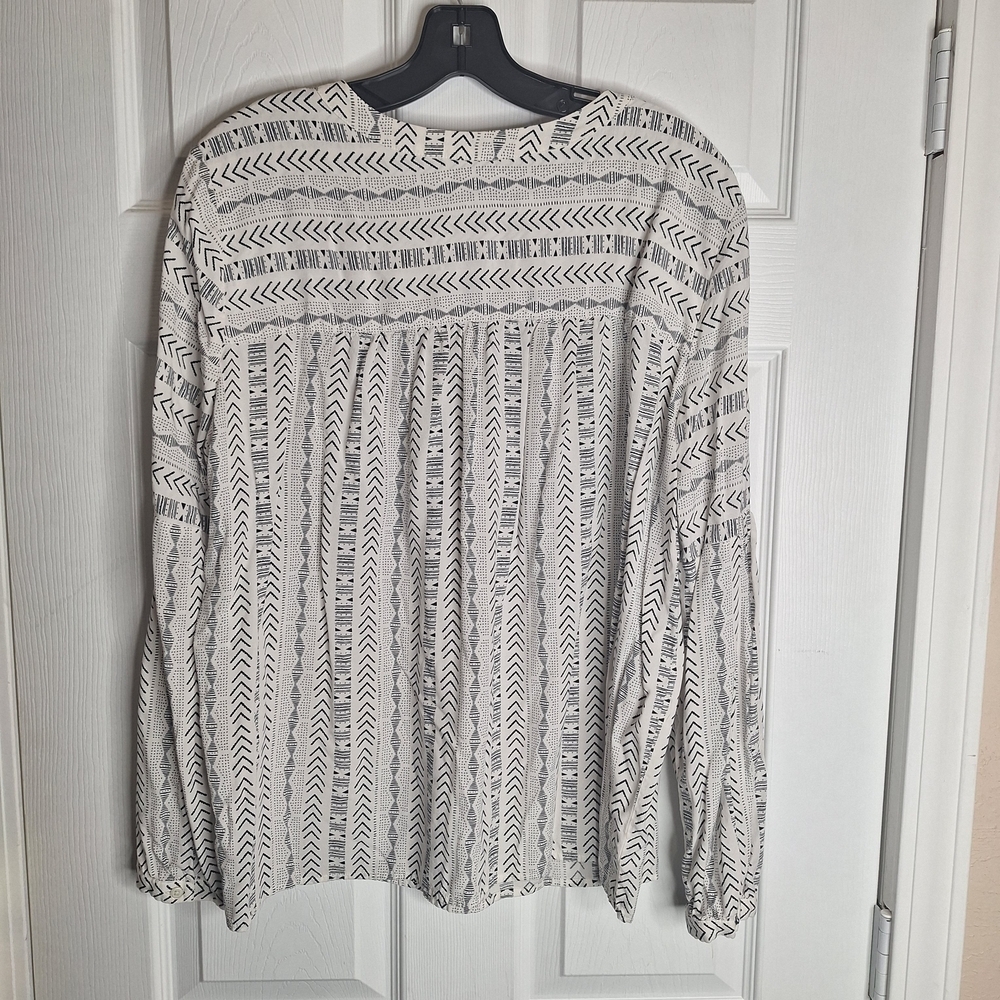 LOFT Women's Black and White Patterned Top Size Large - Picture 4 of 6